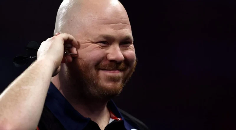 Hood beats Noppert in epic as more seeds tumble