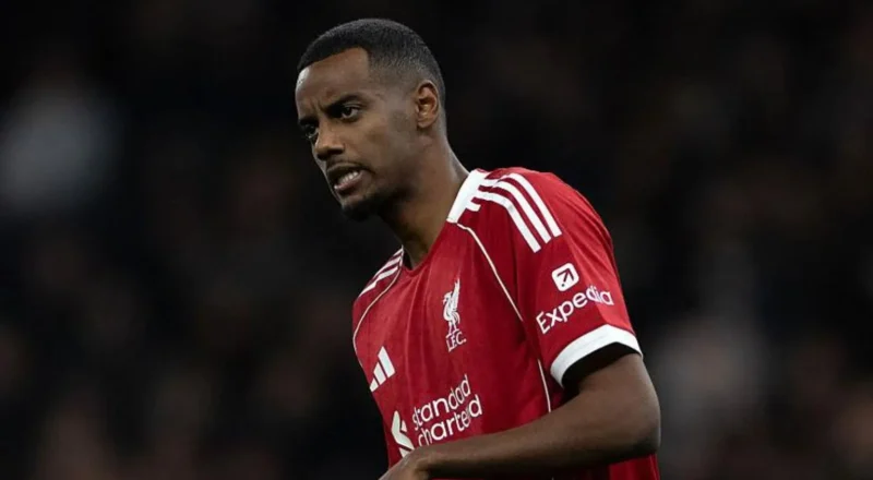 Liverpool striker Isak has surgery on broken leg