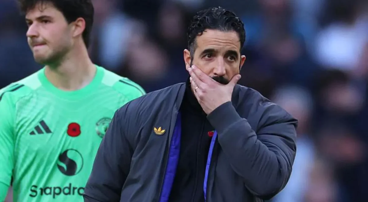 05ddcfd0-ea63-11f0-abe2-ab0fb32e3a9d.jpg Stop experiments and get manager who fits Man Utd DNA - Neville