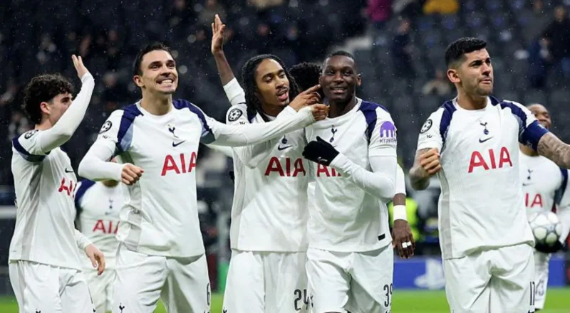 Tottenham players celebrate against Eintracht Frankfurt