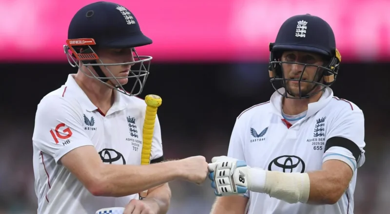 Weather curtails England's strong start in Sydney