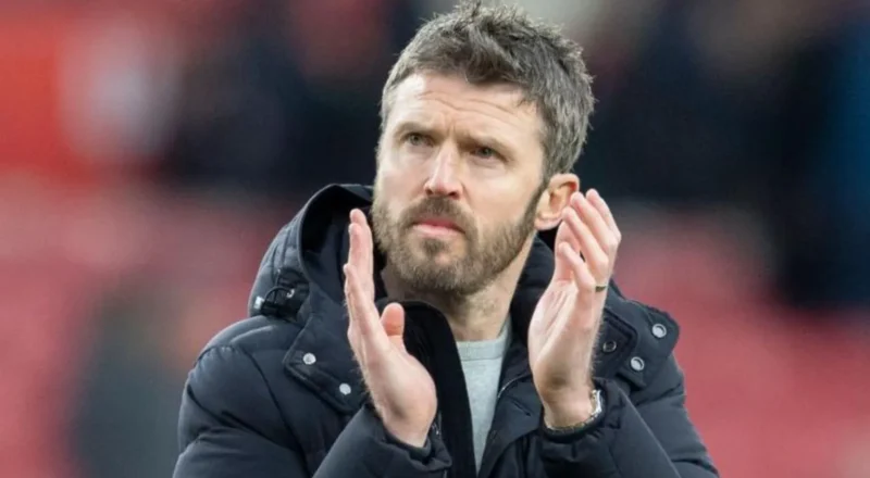 Michael Carrick claps his hands