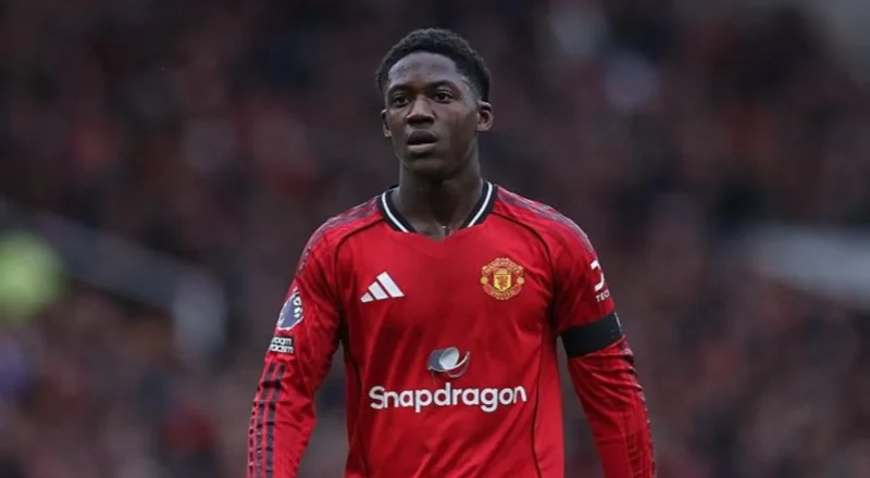 Manchester United midfielder Kobbie Mainoo