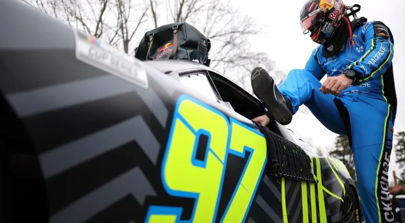 Shane van Gisbergen stars in the rain, leads NASCAR Clash before late crash