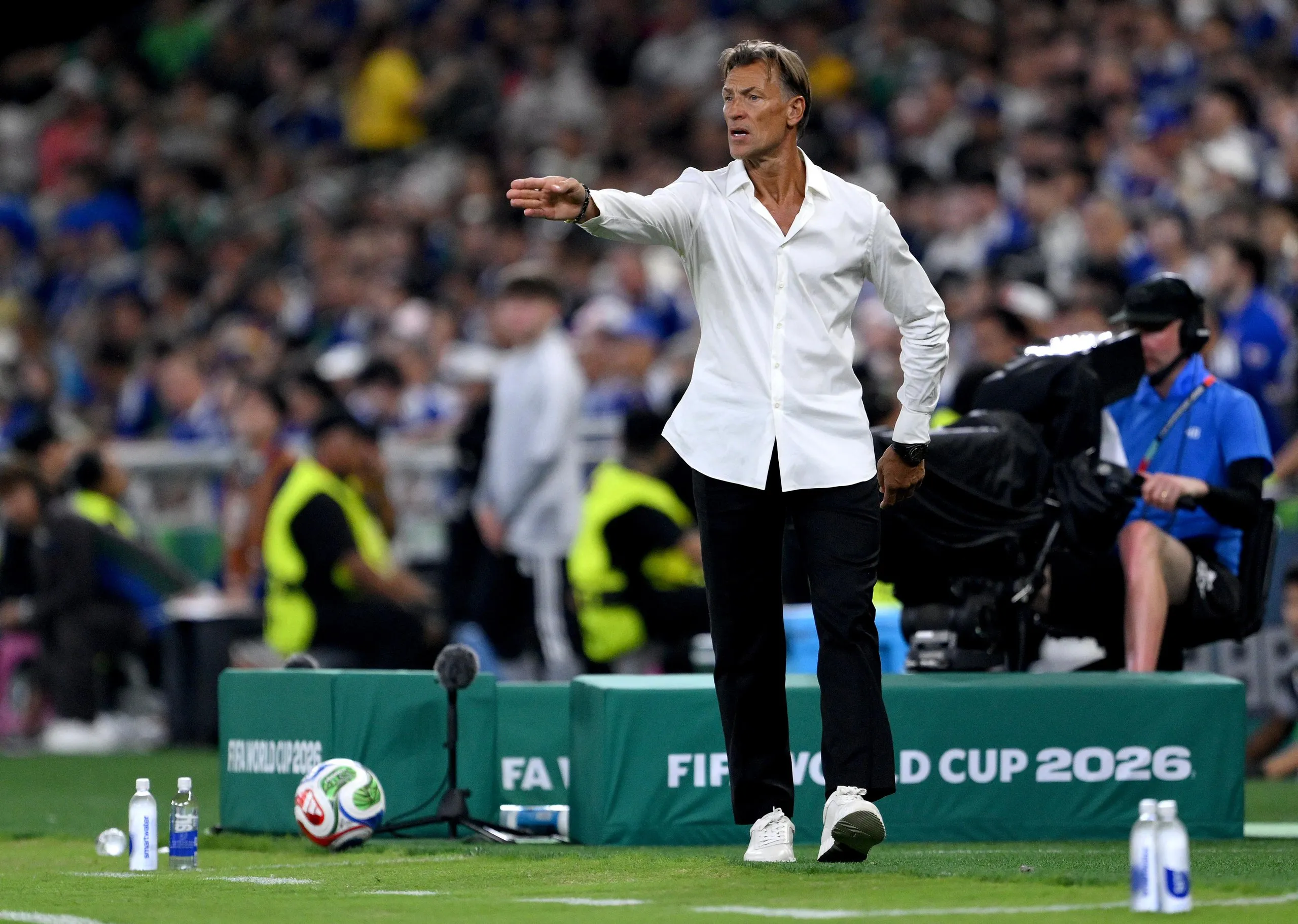 Hervé Renard gestures on the sideline during his first outing as Tunisia’s coach