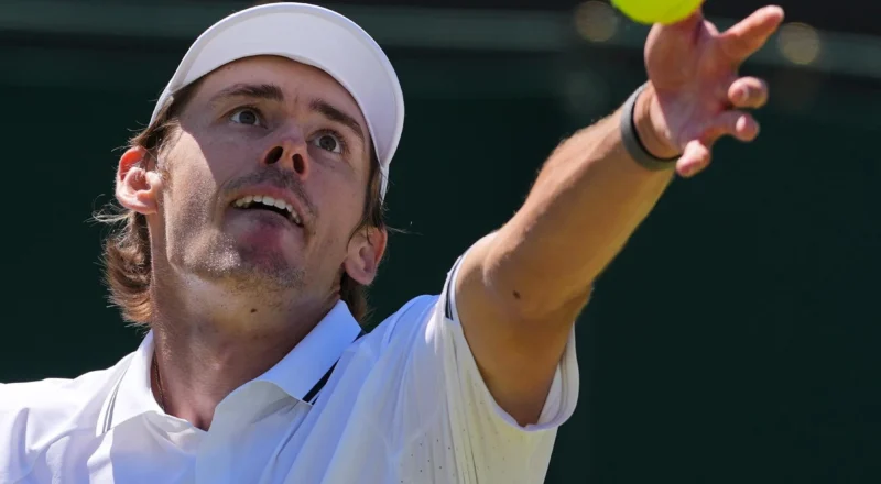 Alex de Minaur warms to Wimbledon task with win over Adrian Mannarino