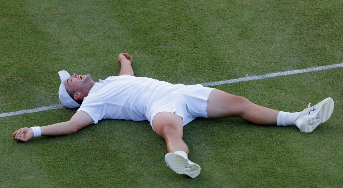 3270.jpg British wildcard Arthur Fery fights back to beat Zizou Bergs in Wimbledon epic