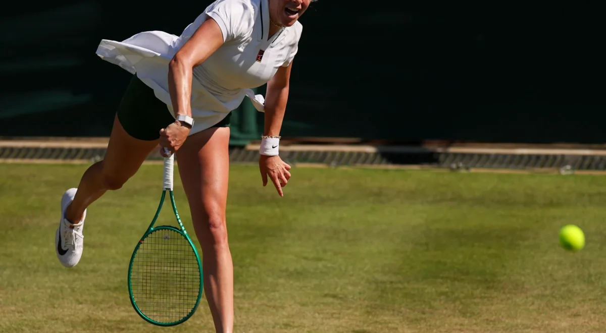 3327.jpg Anisimova channels her inner Serena to fire 20 aces past Kenin and reach third round