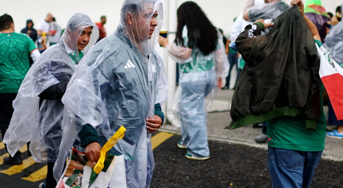 3366.jpg Mexico v England: World Cup 2026 last 16 tie hit by thunderstorm in buildup – live