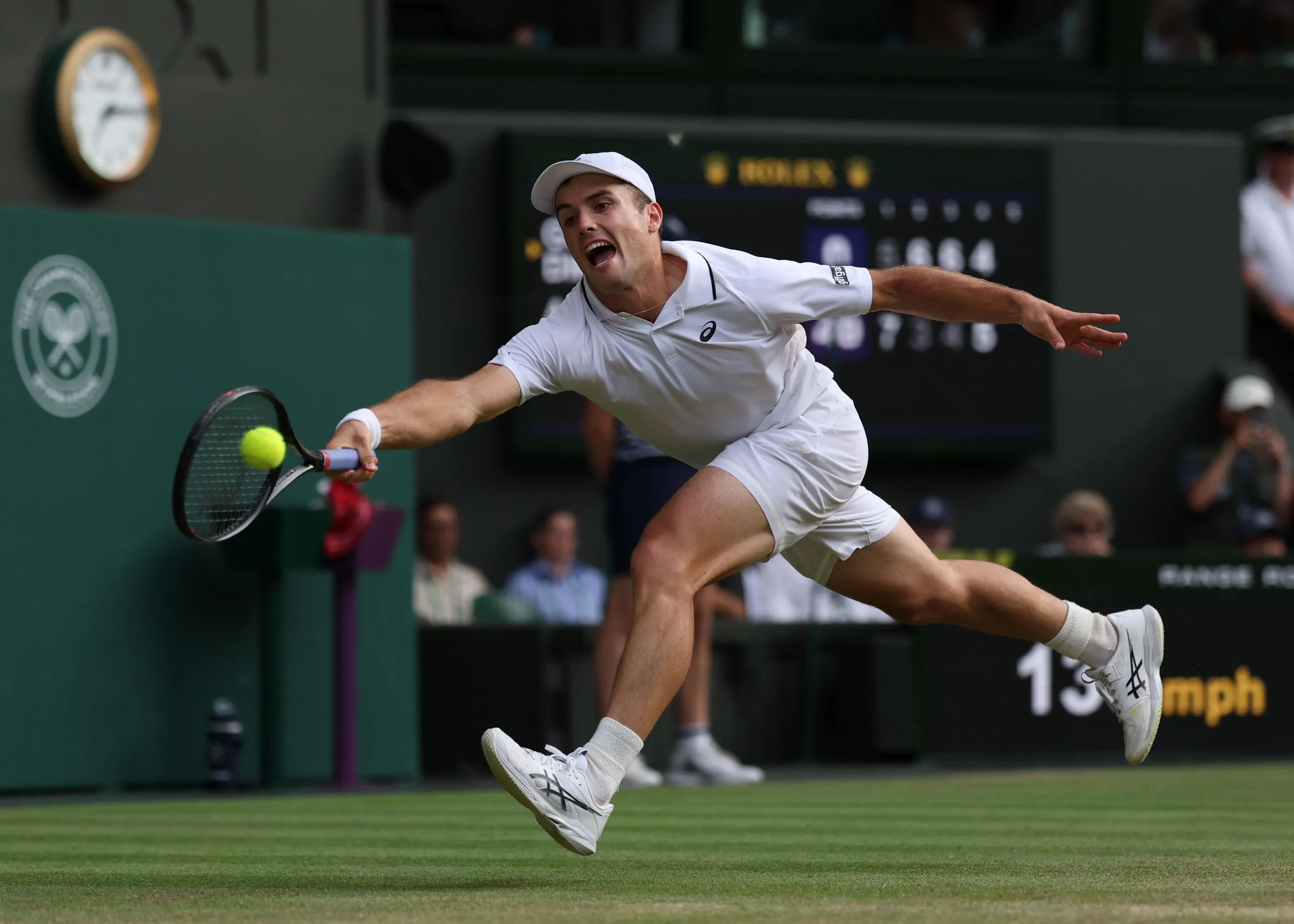 Arthur Fery in action against Grigor Dimitrov