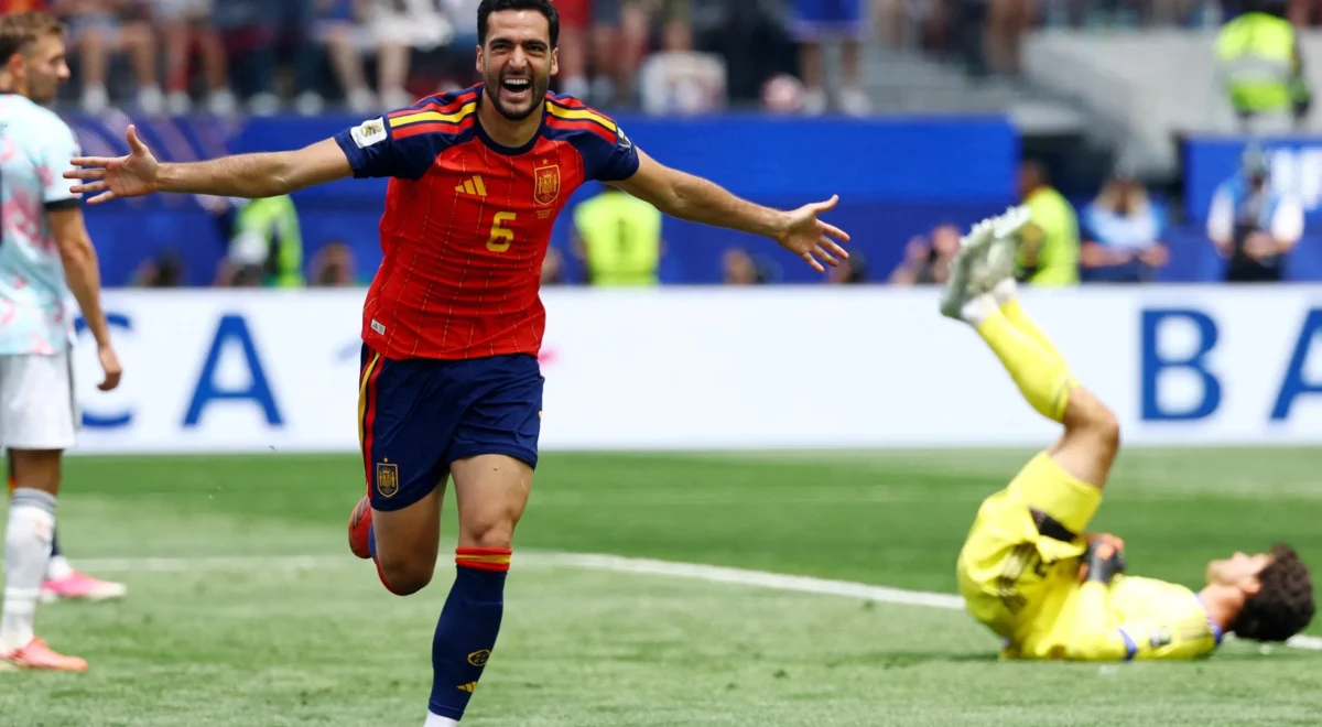 4261.jpg Merino puts Spain into World Cup semi-finals as Belgium rue costly Courtois injury