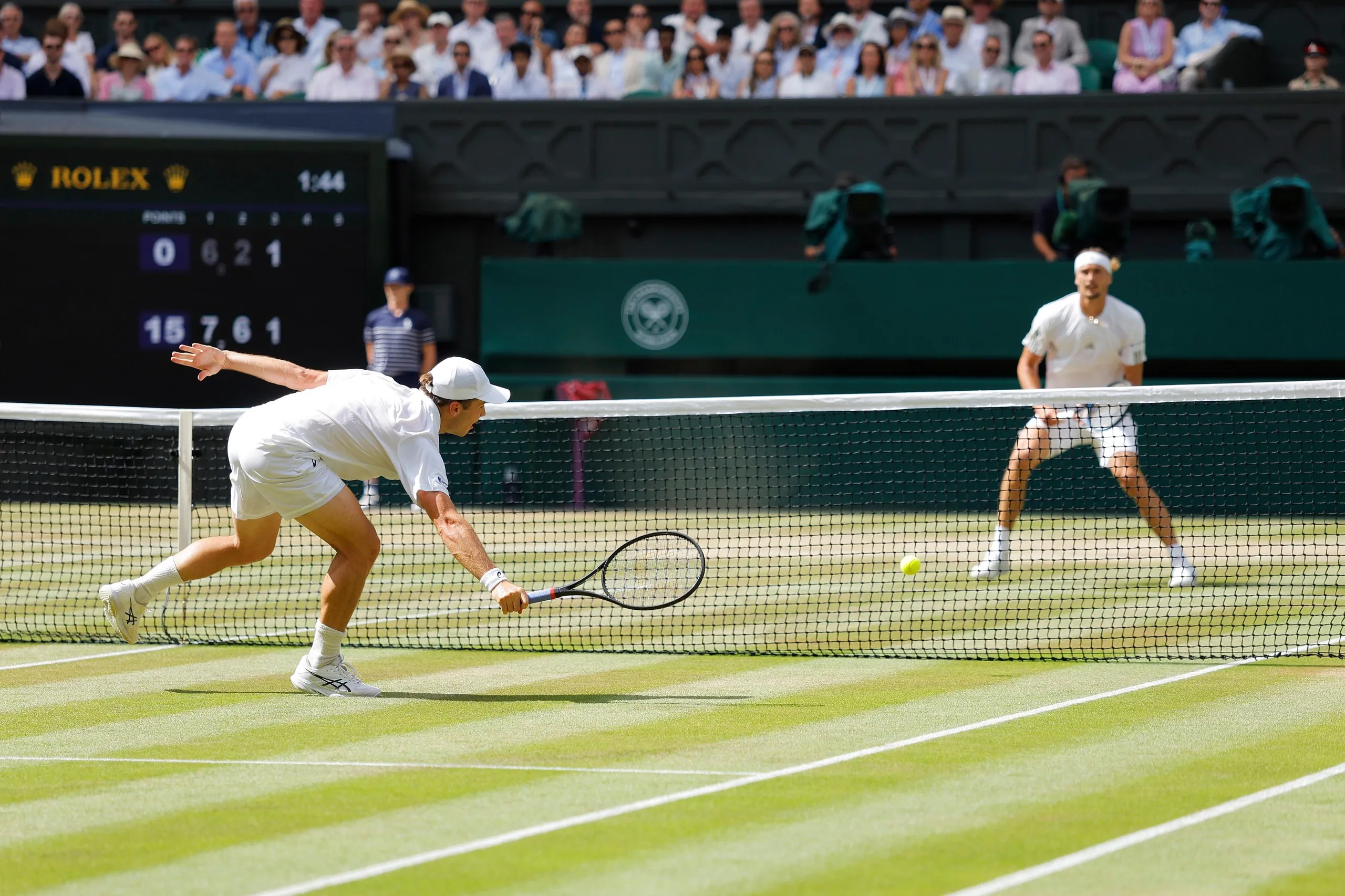 Alexander Zverev and Arthur Fery in action during their semi-final