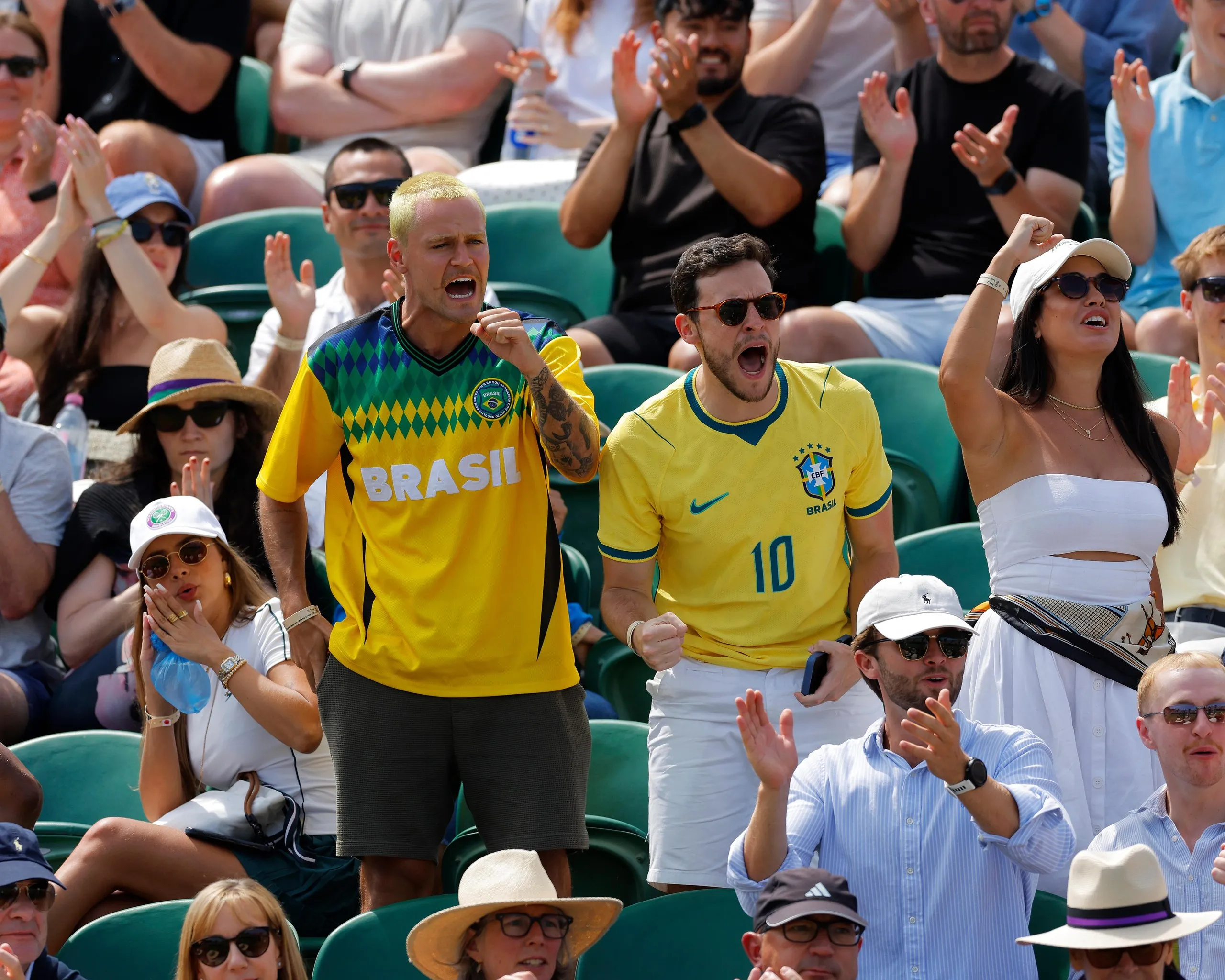 Fans yell in support of Joao Fonseca