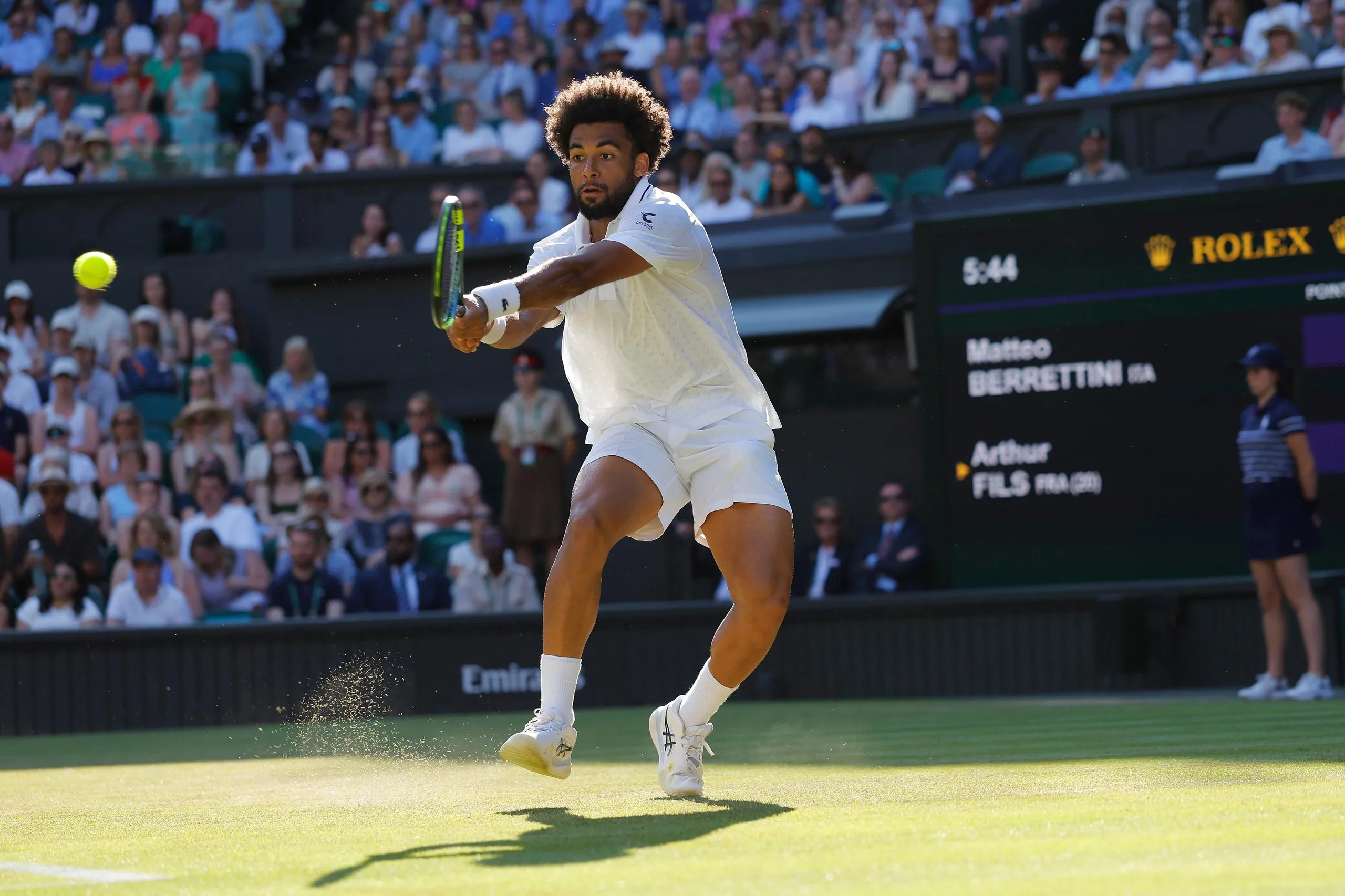 Arthur Fils plays a backhand shot.