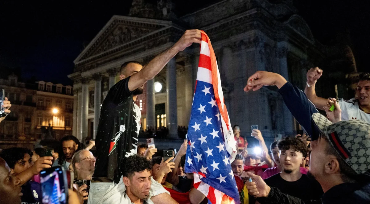 6874.jpg Belgium unites to enjoy national team’s World Cup success over USA and Trump