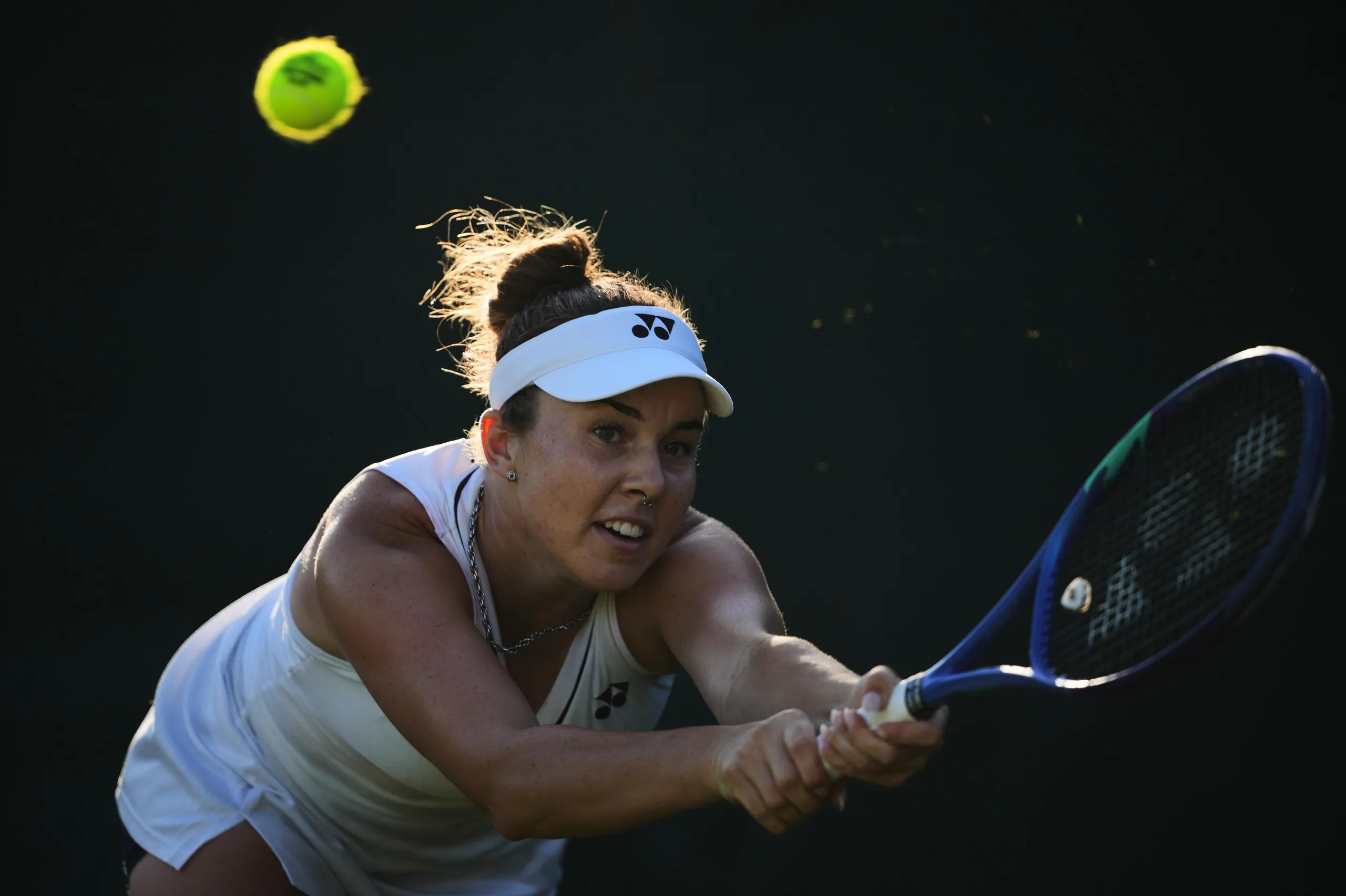 Linda Noskova plays a return to Camila Osorio.